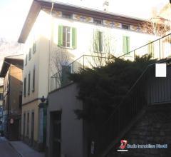 Appartamenti in Vendita - Cedegolo vendesi immobile d'epoca con terreno