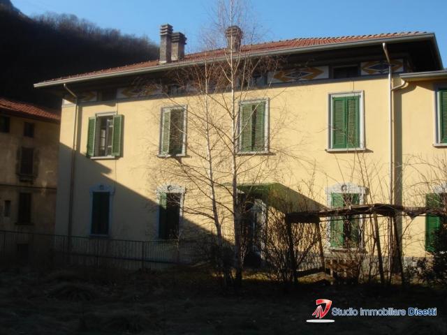 Appartamenti in Vendita - Cedegolo vendesi immobile d'epoca con terreno