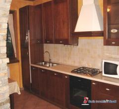 Case - Losine vicino a breno vendesi casa in centro