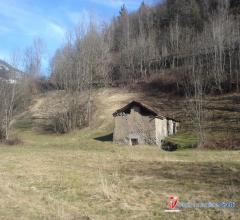 Berzo demo vendesi rustico da ristrutturare con terreno