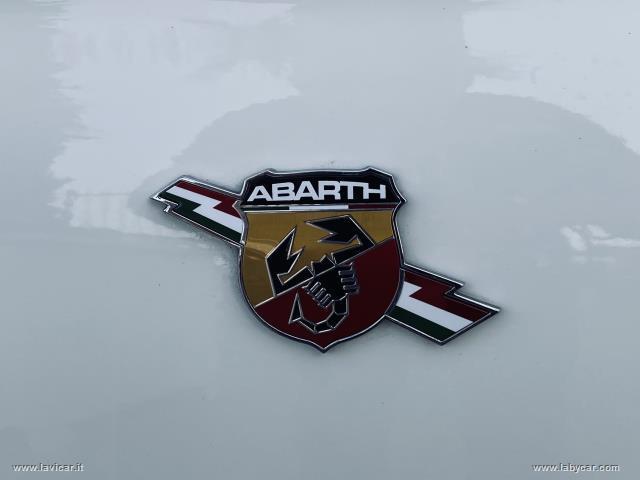 Auto - Abarth 500 c 1.4 turbo t-jet