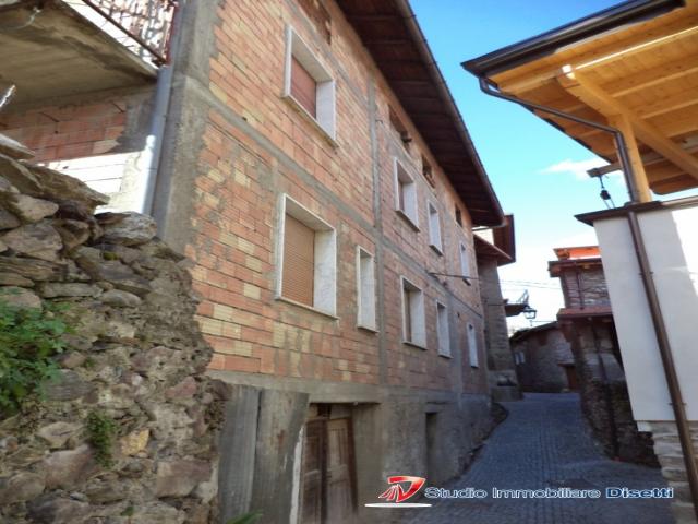Appartamenti in Vendita - Media valle camonica casa bifamiliare con terreno