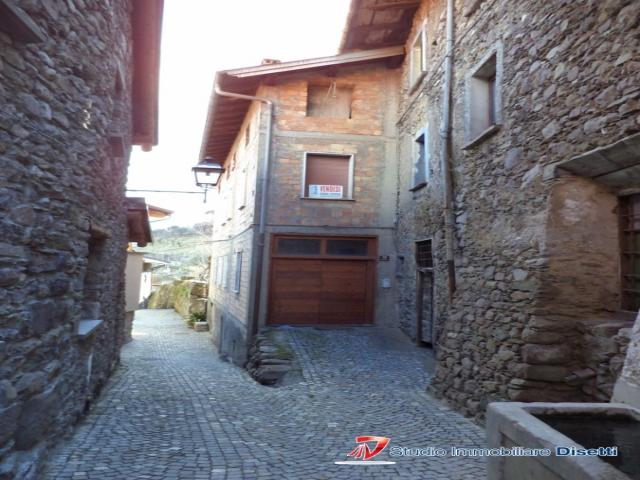 Appartamenti in Vendita - Media valle camonica casa bifamiliare con terreno