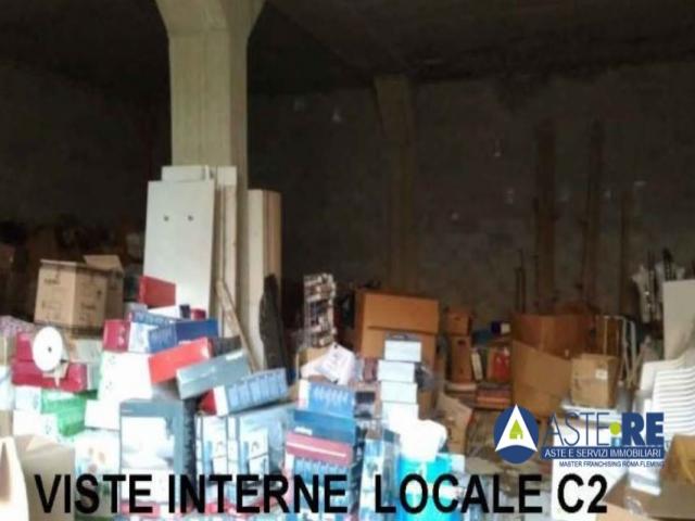 Case - Magazzini e locali di deposito - via fortunato pintor 9 - 00135