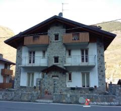 Aprica vicinanze vendesi porzione immobiliare in villa