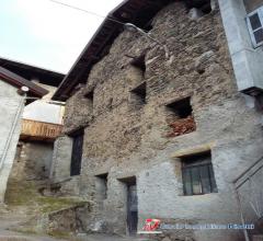 Malonno vicinanze vendesi porzione di fabbricato da ristrutturare