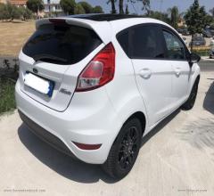 Auto - Ford fiesta 1.5 tdci 75cv 5p. bl. & white ed.