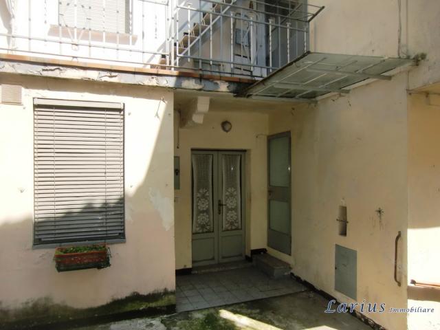 Case - Proprietà indipendente con cortile di pertinenza