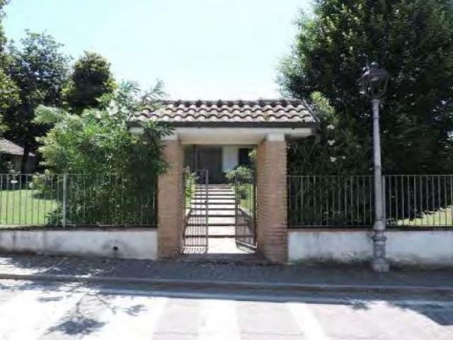 Case - Villa - via giacomo matteotti 19