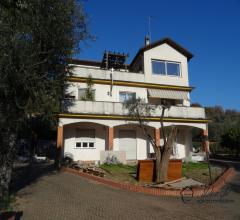 Case - Villanova d'albenga frazione coasco, affittasi grande alloggio con terrazza di mq. 30 posto in villa