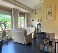Case - Via ippocrate: villetta con giardino e taverna