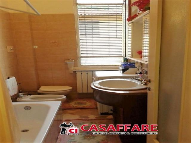 Case - Canzo - bilocale al primo piano con cantina e posto auto