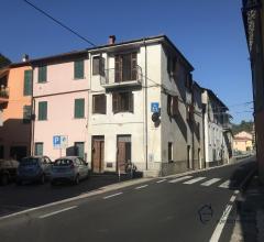 Semindipendente casa rustica con magazzino e balcone in vendita ad ortovero + terreno di 1.000 mq.