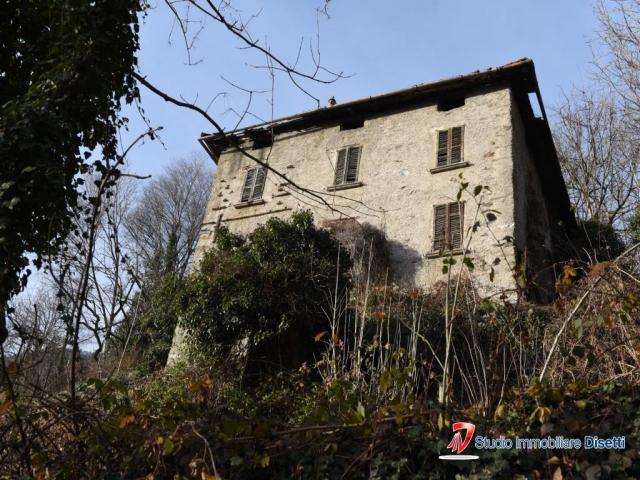 Case - Edolo vendesi casa indipendente da ristrutturare