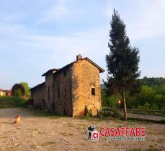 Cisano bergamasco - rustico con terreno edificabile