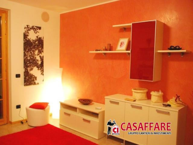 Case - Vendrogno - ampio bilocale con giardino