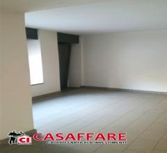 Case - Calolziocorte - immobile commerciale/ufficio con vetrine fronte strada