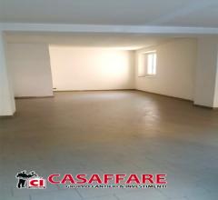 Case - Calolziocorte - immobile commerciale/ufficio con vetrine fronte strada