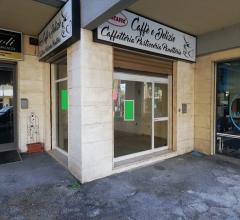 Appartamenti in Vendita - Locale commerciale in vendita/locazione a chieti scalo - stazione