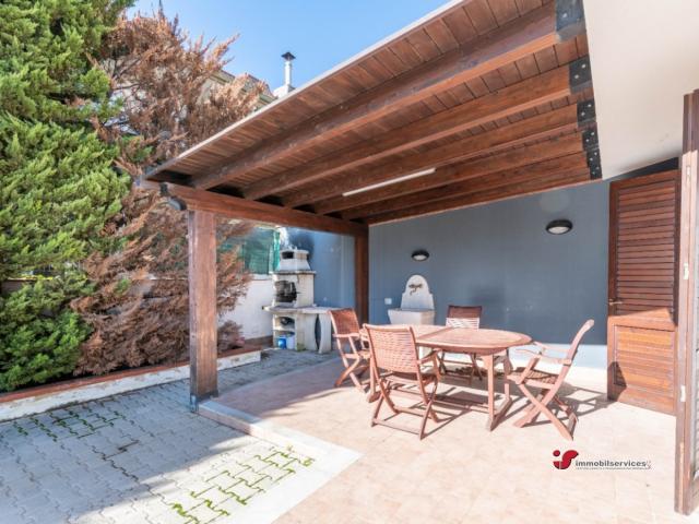Appartamenti in Vendita - Villa con piscina partanna/mondello