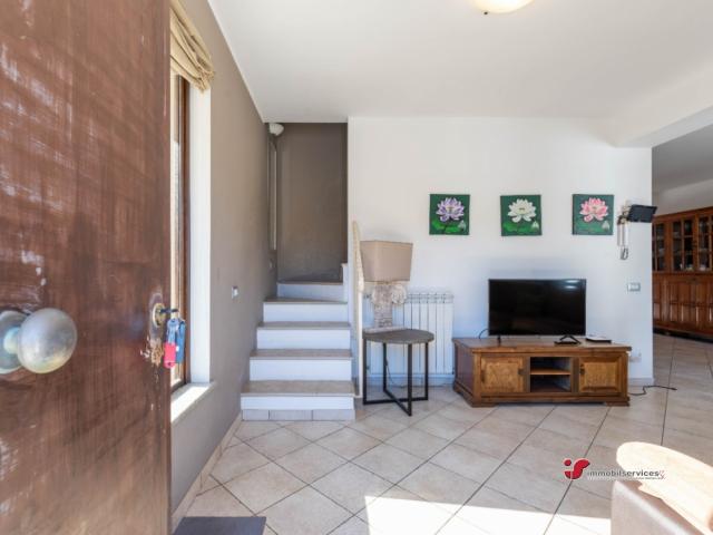 Appartamenti in Vendita - Villa con piscina partanna/mondello