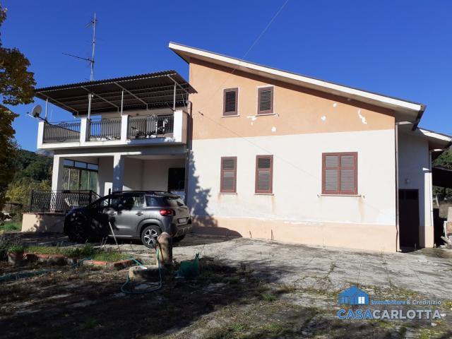 Case - Villa indipendente piana degli albanesi c.da dingoli