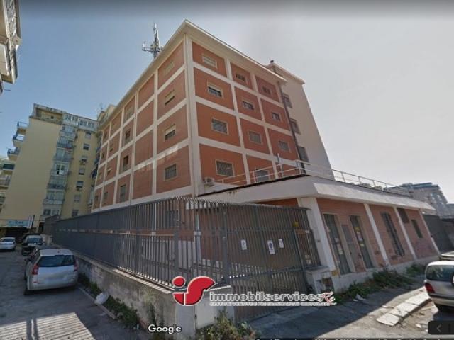 Case - Palermo intero edificio industriale zona fiera del mediterraneo