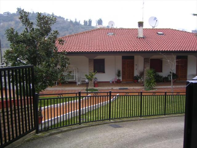 Appartamenti in Vendita - Villa bifamiliare in vendita a chieti sant'anna
