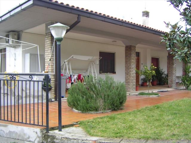 Appartamenti in Vendita - Villa bifamiliare in vendita a chieti sant'anna