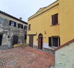 Case - Casa indipendente centro storico di montevettolini