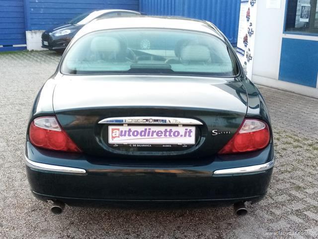 Auto - Jaguar s-type