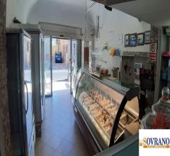 Case - Villagrazia di carini: rinomata gelateria/pasticceria