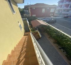 Appartamenti in Vendita - Abitazione indipendente con giardino
