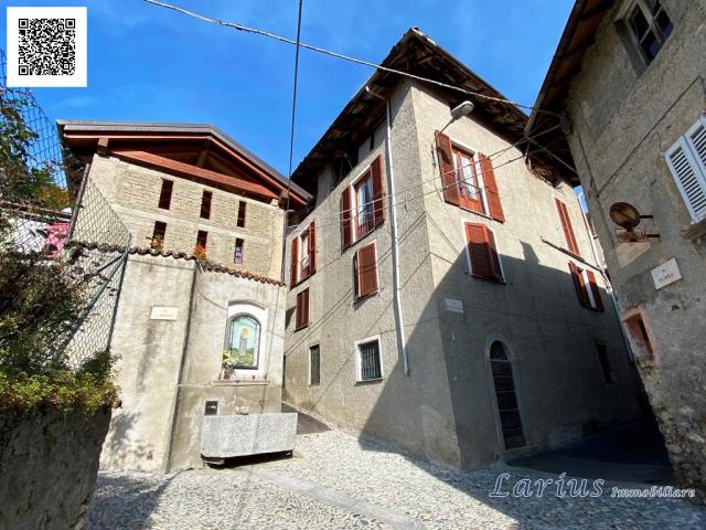 Porzione di casa con terrazzo e solaio