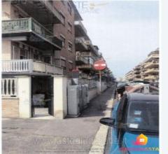 Case - Abitazione di tipo civile - via umberto grosso 20 - 00121