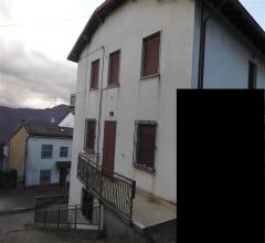 Case - Casa indip. con 2 appartamenti centro a bore