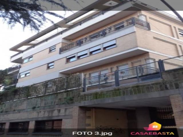 Case - Abitazione di tipo civile - via ronciglione n. 23 - 00191