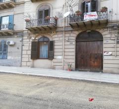 Case - Palermo porzione ufficio zona politeama