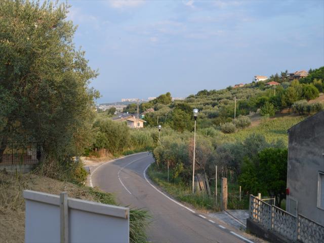 Appartamenti in Vendita - Terreno edificabile in vendita a silvi frazione