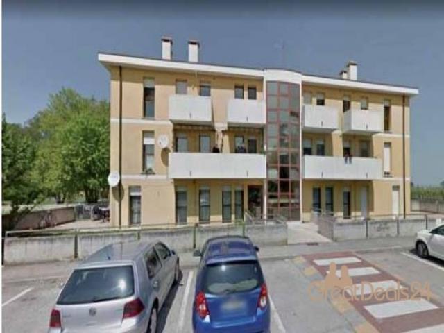 Appartamento al piano terra con garage e area scoperta esclusiva - via croce n. 9/a - 31047 Case - Appartamento al piano terra con garage e area scoperta esclusiva - via croce n. 9/a - 31047