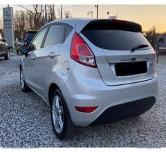 Auto - Ford fiesta 1.4 5p. bz.- gpl titanium