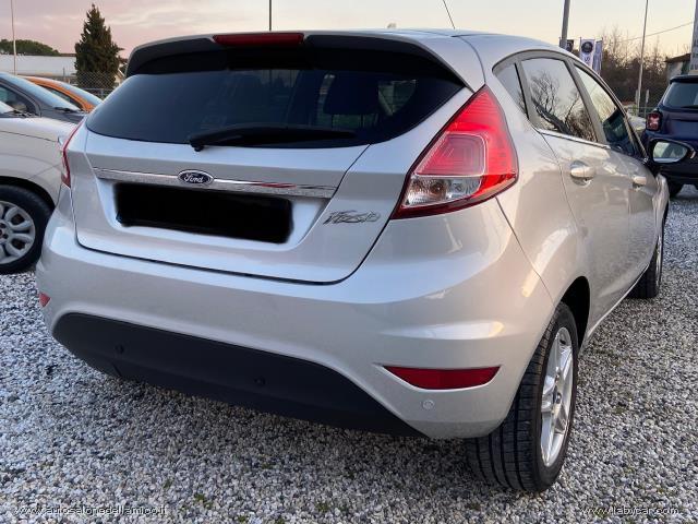 Auto - Ford fiesta 1.4 5p. bz.- gpl titanium