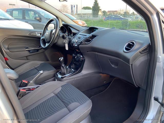 Auto - Ford fiesta 1.4 5p. bz.- gpl titanium