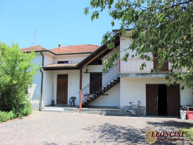 Case - A467 casa indipendente con giardino