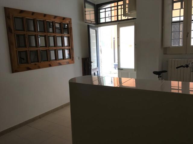Appartamenti in Vendita - Casa indipendente in vendita a modugno zona stazione