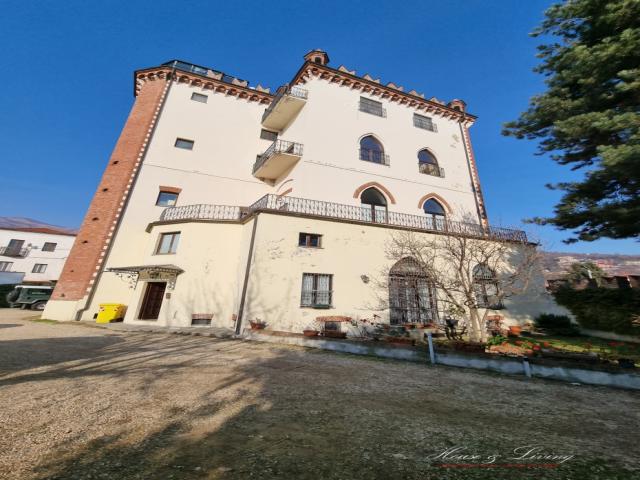 Case - Appartamento  panoramico in torre storica