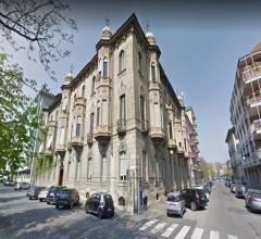 Case - Ampia ed elegante soluzione in crocetta