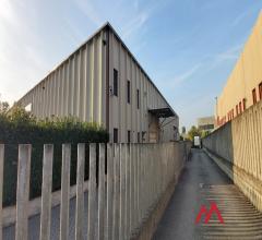Case - Capannone artigianale di 450 mq