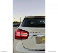 Auto - Mercedes-benz gla 180 d sport