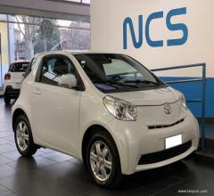Auto - Toyota iq 1.0